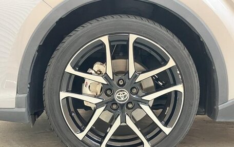 Toyota C-HR I рестайлинг, 2022 год, 1 613 000 рублей, 39 фотография