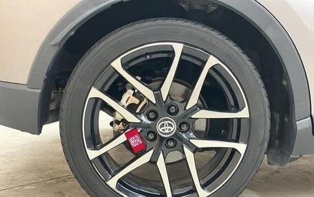 Toyota C-HR I рестайлинг, 2022 год, 1 613 000 рублей, 38 фотография