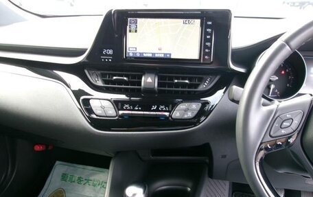 Toyota C-HR I рестайлинг, 2021 год, 1 736 000 рублей, 22 фотография