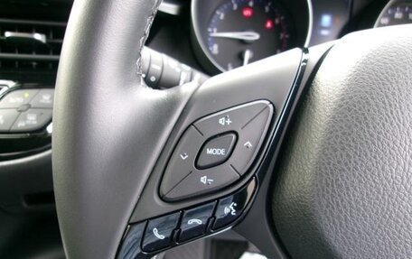 Toyota C-HR I рестайлинг, 2021 год, 1 736 000 рублей, 19 фотография