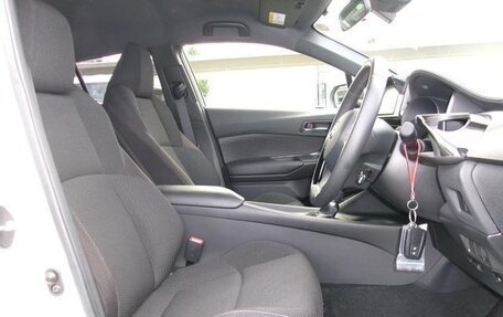 Toyota C-HR I рестайлинг, 2021 год, 1 736 000 рублей, 32 фотография