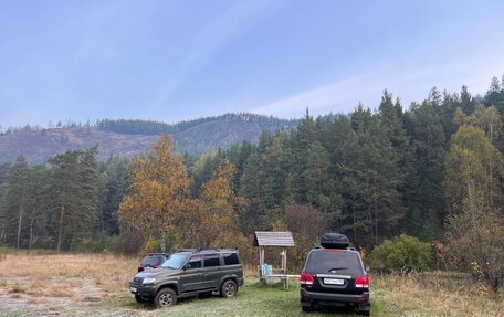 Toyota Land Cruiser 100 рестайлинг 2, 2006 год, 2 200 000 рублей, 6 фотография