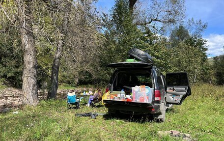 Toyota Land Cruiser 100 рестайлинг 2, 2006 год, 2 200 000 рублей, 8 фотография