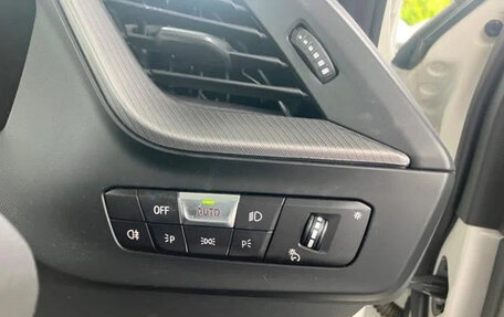 BMW 1 серия, 2022 год, 1 560 000 рублей, 24 фотография