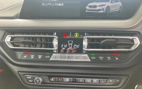 BMW 1 серия, 2022 год, 1 560 000 рублей, 18 фотография