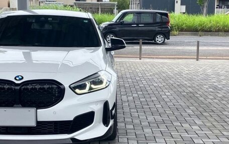 BMW 1 серия, 2022 год, 1 560 000 рублей, 11 фотография