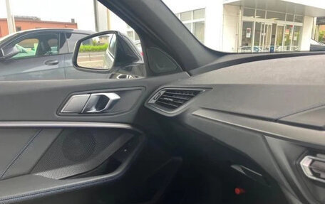 BMW 1 серия, 2022 год, 1 560 000 рублей, 25 фотография