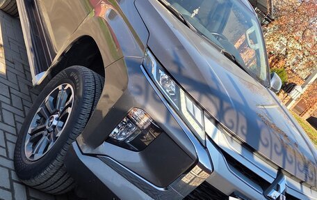 Mitsubishi L200 IV рестайлинг, 2022 год, 3 300 000 рублей, 2 фотография