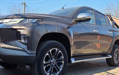 Mitsubishi L200 IV рестайлинг, 2022 год, 3 300 000 рублей, 7 фотография