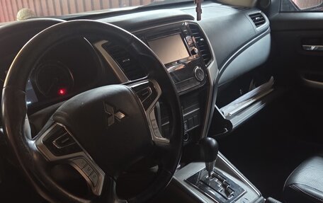 Mitsubishi L200 IV рестайлинг, 2022 год, 3 300 000 рублей, 8 фотография