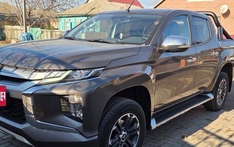 Mitsubishi L200 IV рестайлинг, 2022 год, 3 300 000 рублей, 6 фотография