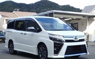 Toyota Voxy III, 2021 год, 2 311 000 рублей, 1 фотография