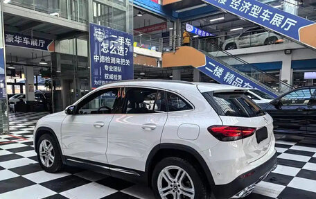 Mercedes-Benz GLA, 2022 год, 2 100 000 рублей, 5 фотография