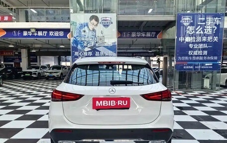 Mercedes-Benz GLA, 2022 год, 2 100 000 рублей, 4 фотография