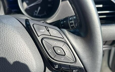 Toyota C-HR I рестайлинг, 2018 год, 1 608 000 рублей, 14 фотография