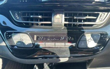 Toyota C-HR I рестайлинг, 2018 год, 1 608 000 рублей, 16 фотография