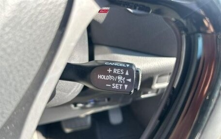 Toyota C-HR I рестайлинг, 2018 год, 1 608 000 рублей, 15 фотография