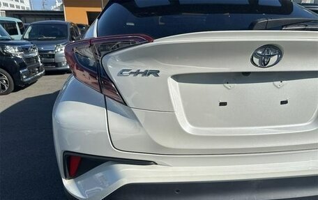 Toyota C-HR I рестайлинг, 2018 год, 1 608 000 рублей, 28 фотография