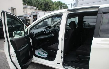 Honda Freed I, 2012 год, 798 000 рублей, 27 фотография
