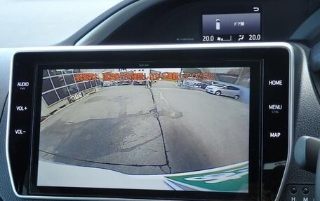 Toyota Voxy III, 2021 год, 2 311 000 рублей, 17 фотография