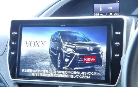 Toyota Voxy III, 2021 год, 2 311 000 рублей, 16 фотография