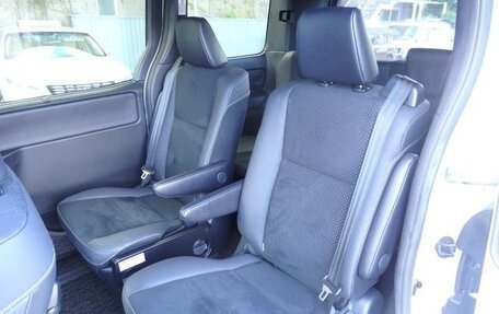 Toyota Voxy III, 2021 год, 2 311 000 рублей, 29 фотография