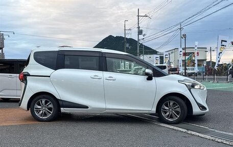 Toyota Sienta II, 2022 год, 1 142 000 рублей, 5 фотография