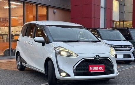 Toyota Sienta II, 2022 год, 1 142 000 рублей, 6 фотография