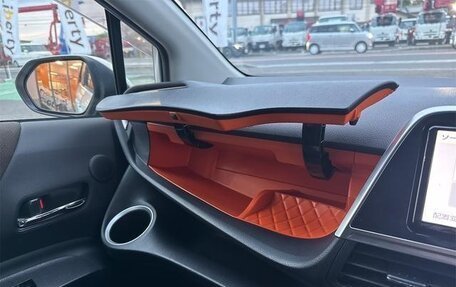 Toyota Sienta II, 2022 год, 1 142 000 рублей, 15 фотография