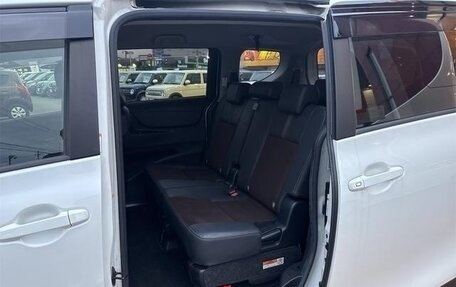 Toyota Sienta II, 2022 год, 1 142 000 рублей, 18 фотография