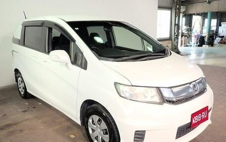 Honda Freed I, 2014 год, 879 000 рублей, 1 фотография