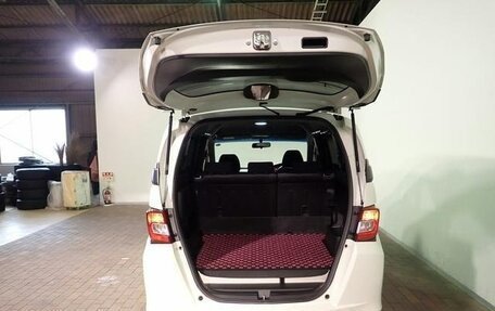 Honda Freed I, 2013 год, 799 000 рублей, 21 фотография