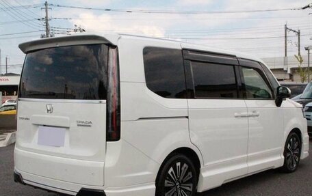 Honda Stepwgn, 2022 год, 2 321 000 рублей, 5 фотография