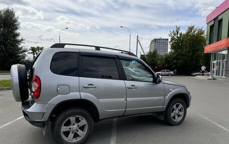 Chevrolet Niva I рестайлинг, 2013 год, 650 000 рублей, 3 фотография