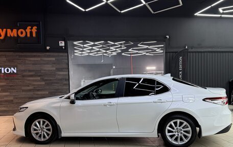 Toyota Camry, 2021 год, 3 200 000 рублей, 5 фотография