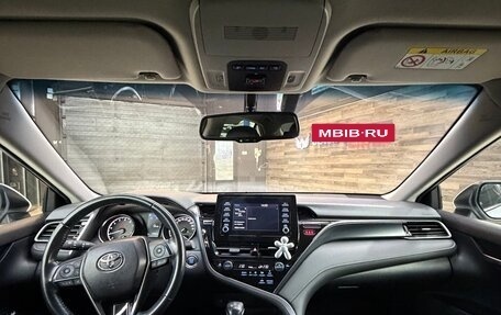 Toyota Camry, 2021 год, 3 200 000 рублей, 10 фотография