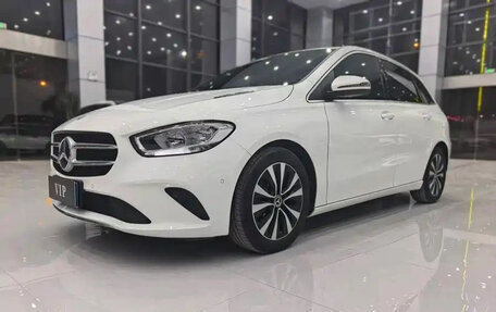 Mercedes-Benz B-Класс, 2021 год, 1 560 000 рублей, 2 фотография