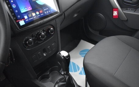 Renault Logan II, 2020 год, 859 000 рублей, 13 фотография