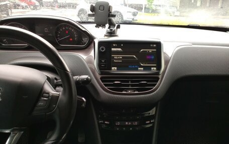 Peugeot 2008 II, 2014 год, 643 000 рублей, 8 фотография