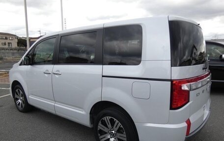 Mitsubishi Delica D:5 I, 2023 год, 3 000 000 рублей, 4 фотография