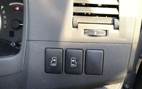 Toyota ISis I, 2016 год, 1 105 000 рублей, 11 фотография