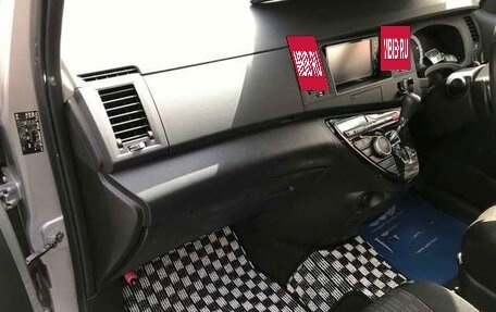 Toyota ISis I, 2016 год, 1 105 000 рублей, 15 фотография