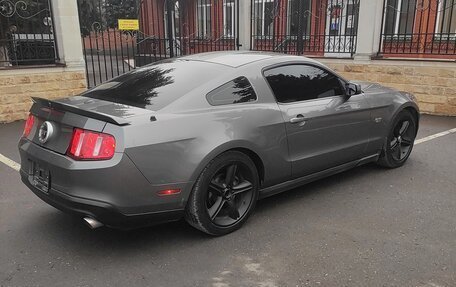 Ford Mustang VI рестайлинг, 2009 год, 2 000 000 рублей, 2 фотография