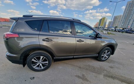 Toyota RAV4, 2018 год, 2 400 000 рублей, 7 фотография