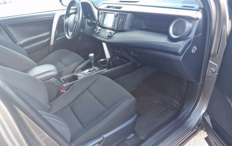 Toyota RAV4, 2018 год, 2 400 000 рублей, 13 фотография