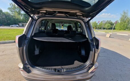 Toyota RAV4, 2018 год, 2 400 000 рублей, 9 фотография