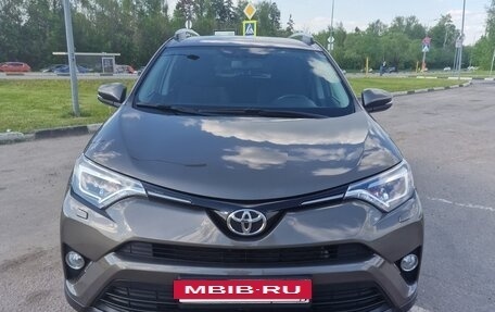 Toyota RAV4, 2018 год, 2 400 000 рублей, 15 фотография