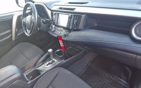 Toyota RAV4, 2018 год, 2 400 000 рублей, 8 фотография