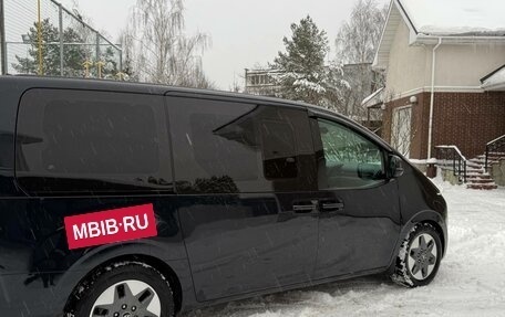 Hyundai Staria, 2022 год, 6 000 000 рублей, 3 фотография