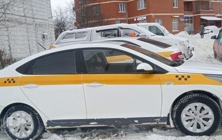 Hyundai Solaris II рестайлинг, 2017 год, 620 000 рублей, 2 фотография